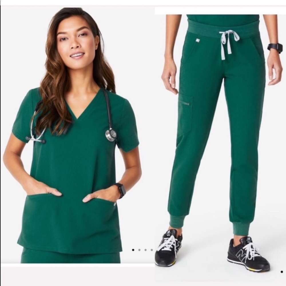 FIGS Zamora and Casma hunter green set